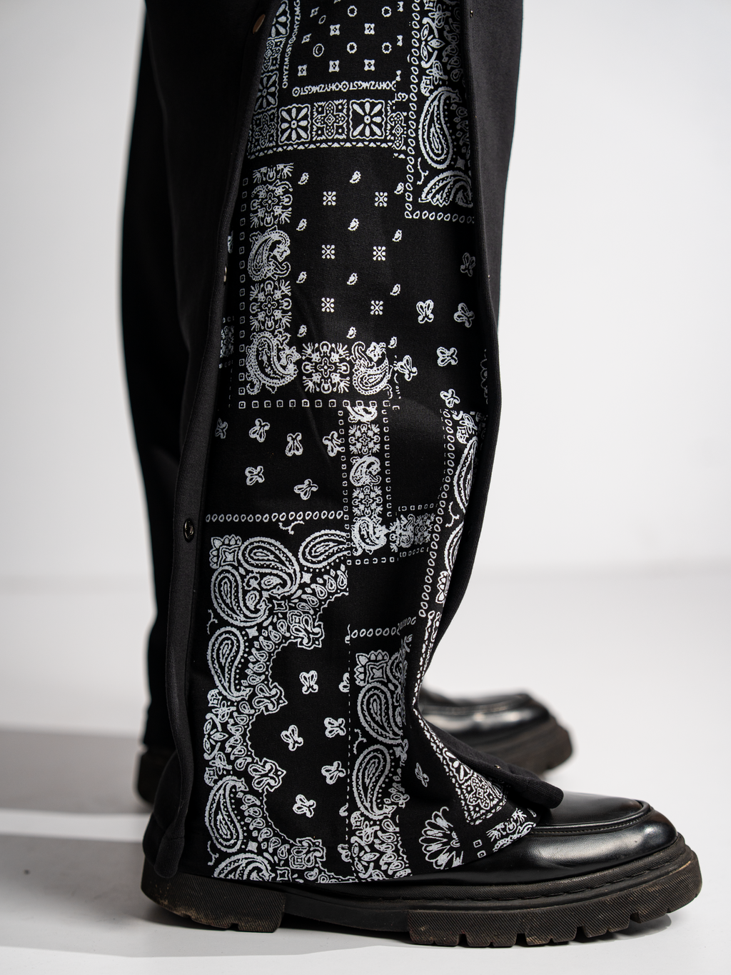 Street Snap Bandana Pants