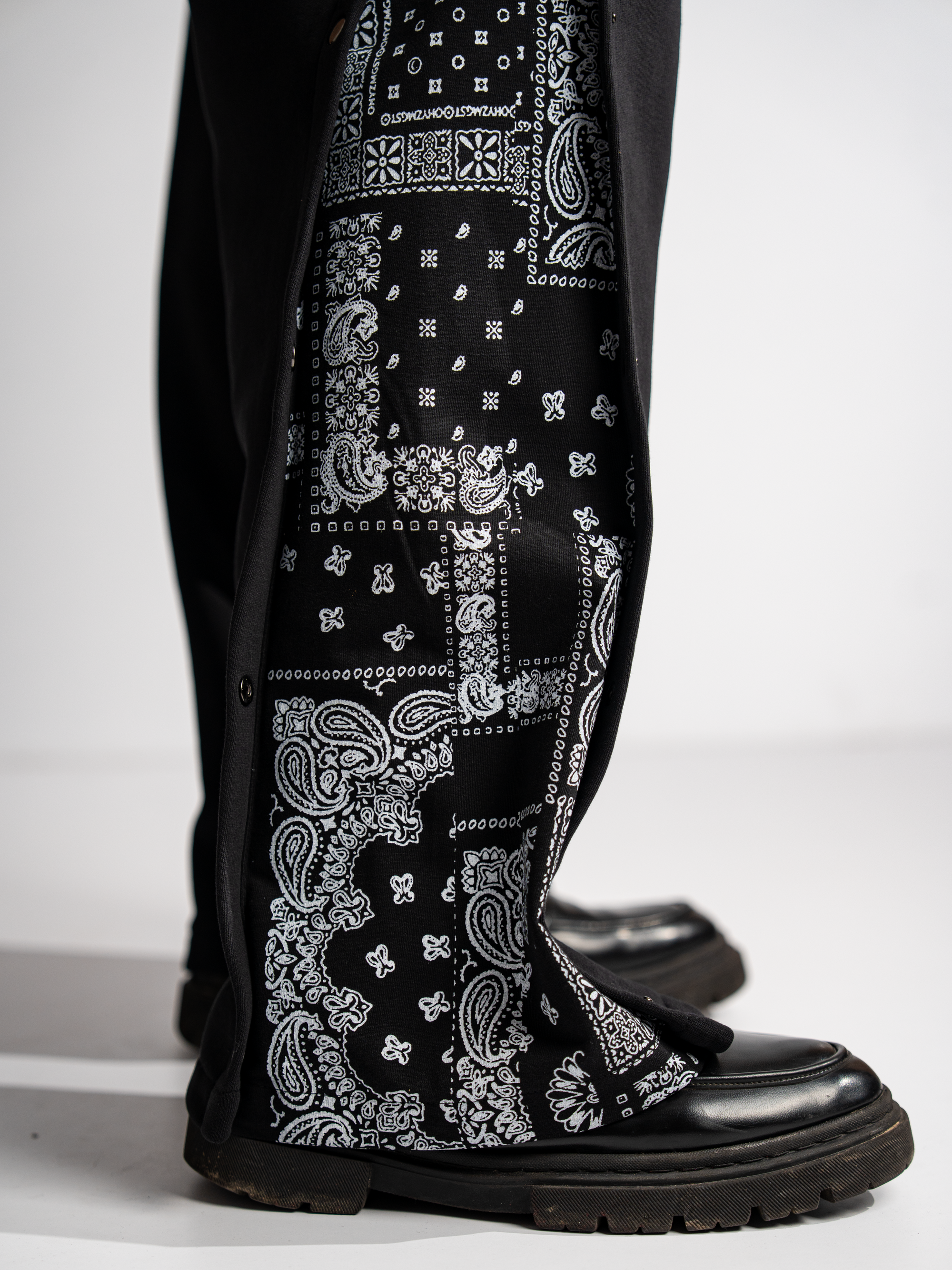 Street Snap Bandana Pants