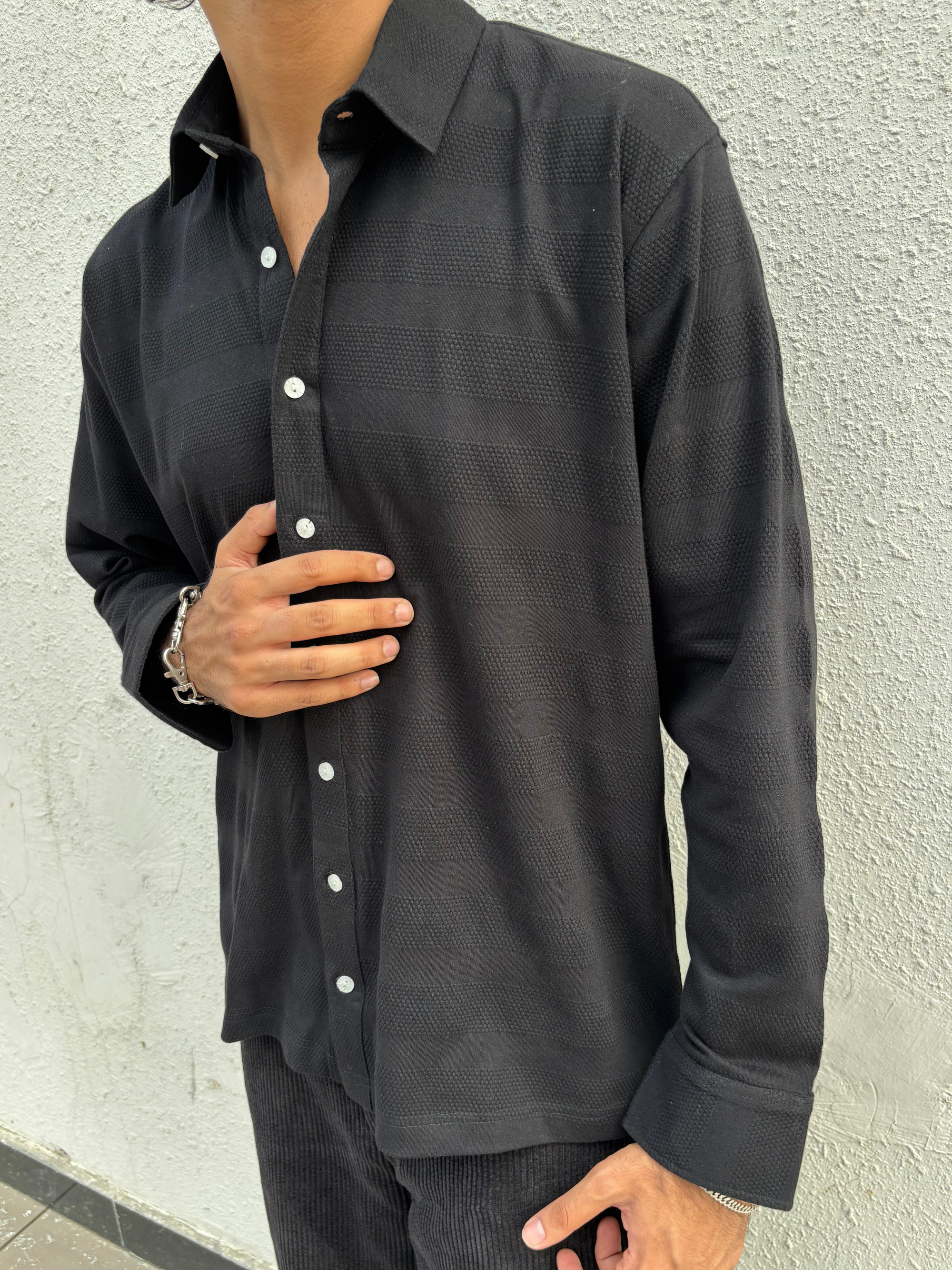 The Interlude Shirt Black